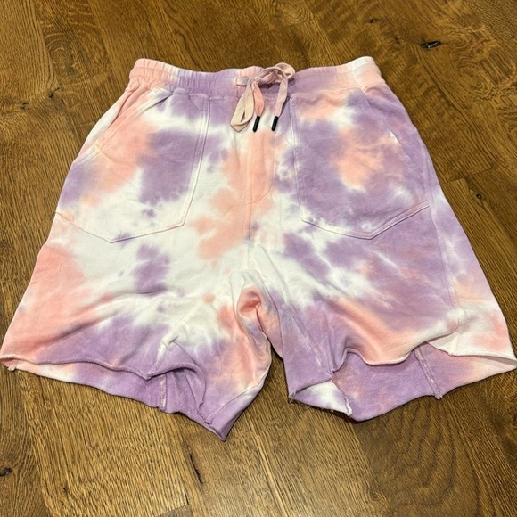 NWT Easel Women’s Bermuda Shorts Pink and Purple Size Small - Picture 1 of 4